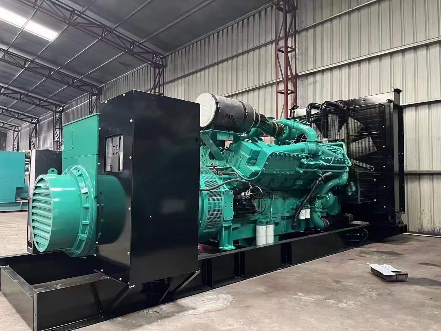 牡丹如何降低 800kW 柴油发电机输出电流的波动？