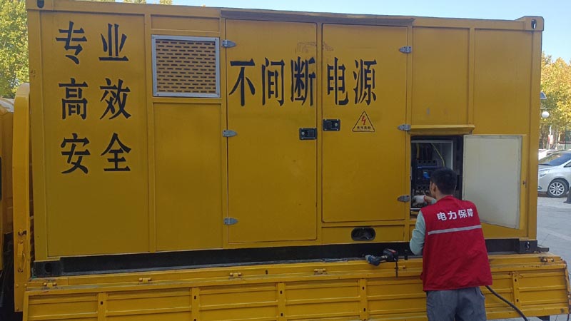 牡丹柴油发电机组和UPS电源配合使用时，如何避免切换过程中的电力中断？