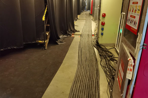 牡丹柴油发电机组的输出电压可以调节到哪些范围？