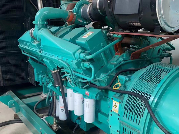 牡丹更换100kW柴油发电机组机油时，需要注意哪些事项？